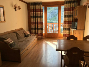 Charmant 2 Pièces 4 Pers Exposé Sud avec Balcon et Parking Privé à Valloire - FR-1-263-454